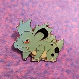 ♀️ Nidorina Pokemon Pin